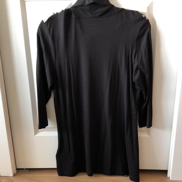 New top for women - Picture 2 of 8